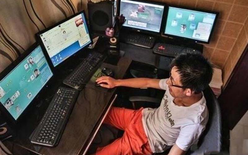 這職業好猛！男子在家同時操控23台電腦，被人稱作「遊戲專業代練」